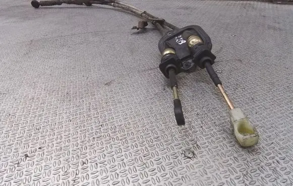 Toyota Yaris Gear shift cable linkage