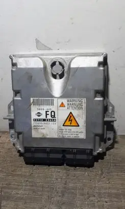 Nissan X-Trail T30 Engine control unit/module 5800445