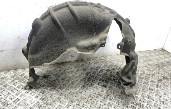 Rear arch fender liner splash guards