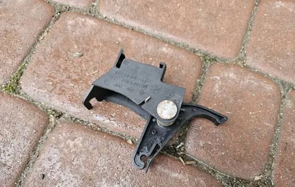 Renault Megane IV Seat back rest control lever/handle M236PL452
