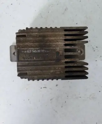 Mercedes-Benz E W210 Coolant fan relay A0275458032