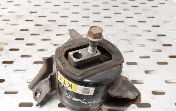KIA Sportage Engine mount bracket