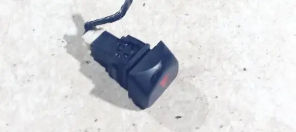 Nissan Note (E11) Hazard light switch