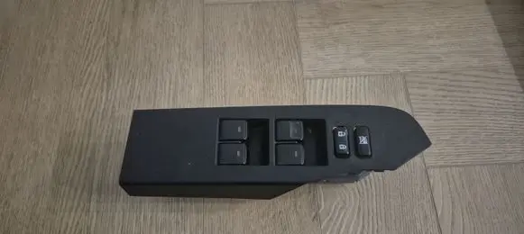 Toyota Auris E180 Electric window control switch 515220 7423202E20 7423202E30