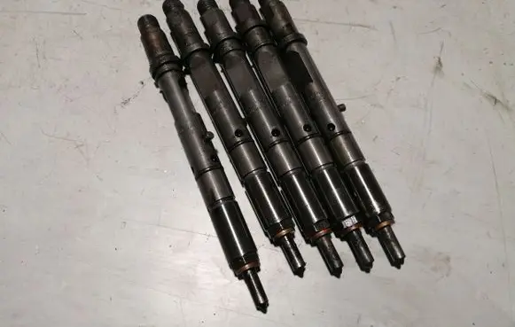 Fuel injectors set