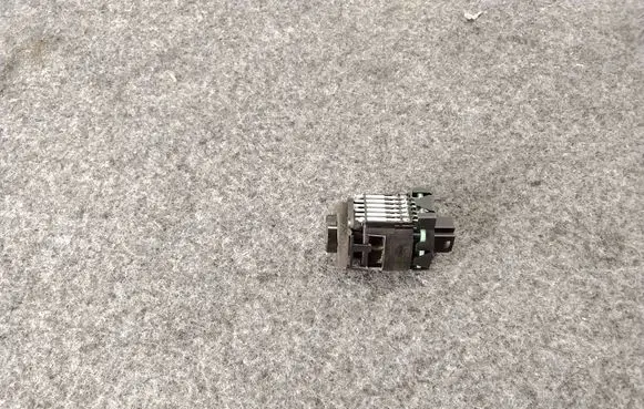Mercedes-Benz C W204 Interior temperature sensor 2118300272