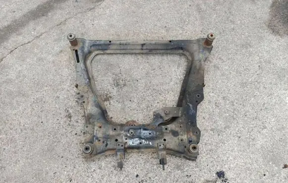 Nissan Juke I F15 Front subframe 10394