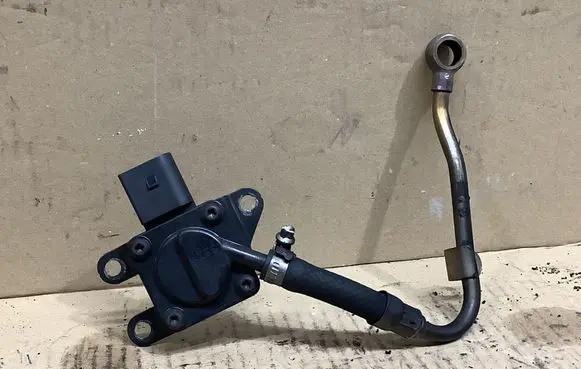 BMW 3 E90 E91 Exhaust gas pressure sensor 7808013