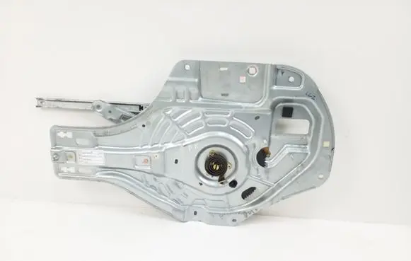 Hyundai Tucson JM Front window lifting mechanism without motor 824702E010