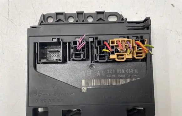 Volkswagen Golf V Comfort/convenience module 3C0959433R S0472H042