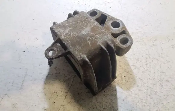 Seat Alhambra (Mk1) Engine mount bracket 7M3199555