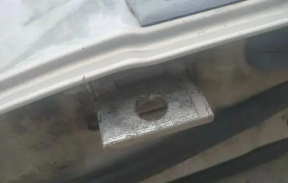 Volvo S80 Rear door lower hinge