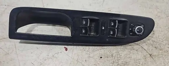 Volkswagen PASSAT B6 Electric window control switch 3C1867171