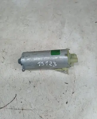 Volvo XC90 Seat adjustment motor 0130002530 198392104