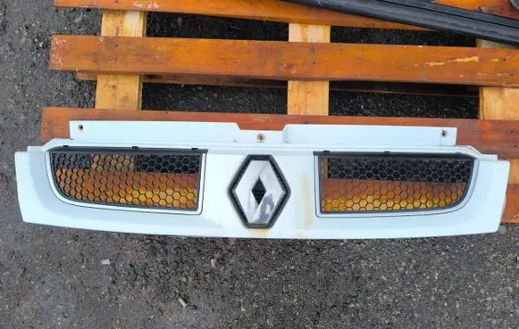 Renault Trafic II (X83) Front bumper upper radiator grill 8200204450 31135273