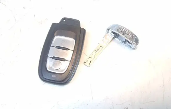 Audi A5 8T 8F Ignition key/card 8T0959754D
