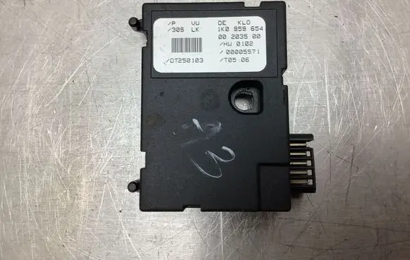 Audi A3 S3 8P Steering angle sensor 1K0959654 00005571 00203500