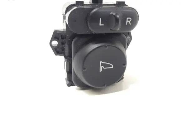 Wing mirror switch