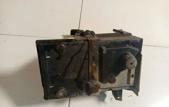 Volvo V50 Battery box tray 30667941
