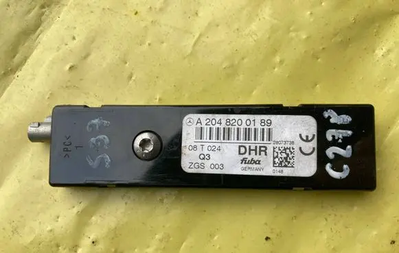 Mercedes-Benz C W204 Antenna control unit A2048200189 ZGS003 08T024