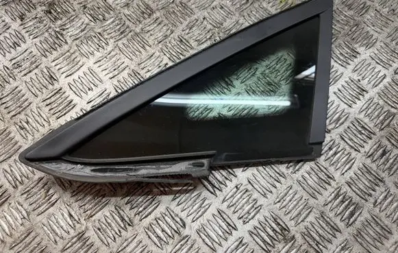 Ford Fiesta Front triangle window/glass 