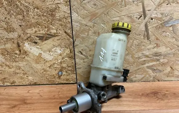Master brake cylinder