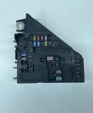 Volvo XC90 Fuse module 31453779 TA0545