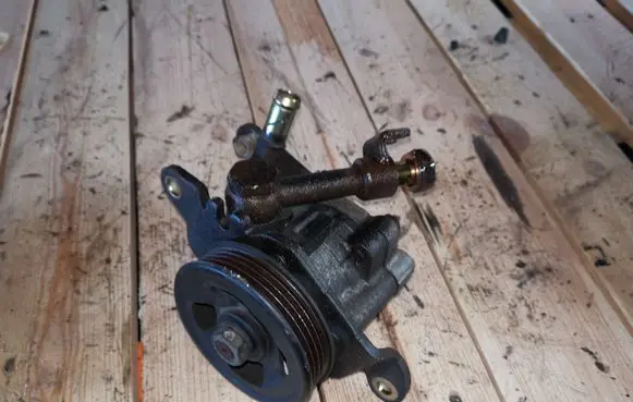 Nissan Micra Power steering pump