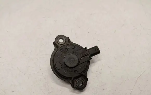 BMW 3 F30 F35 F31 Camshaft vanos timing valve 7593719 11367593719