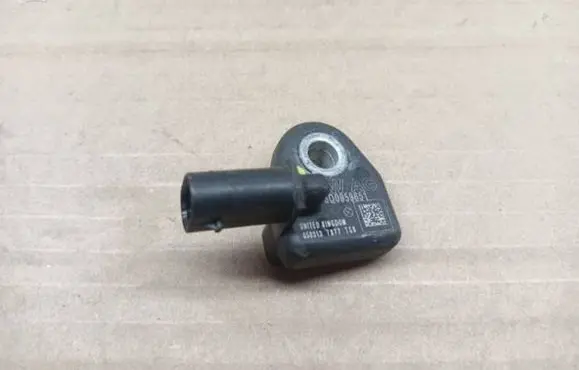 Volkswagen PASSAT B8 Airbag deployment crash/impact sensor 3Q0959651 0503137677