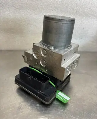 Mercedes-Benz C AMG W205 Master brake cylinder