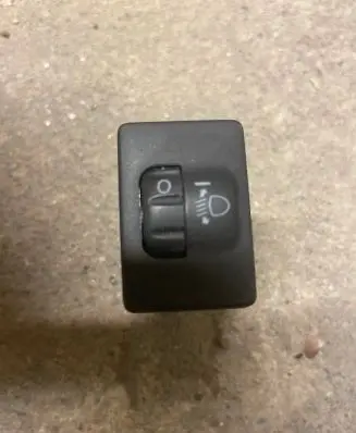 Lexus CT 200H Headlight level height control switch 134202