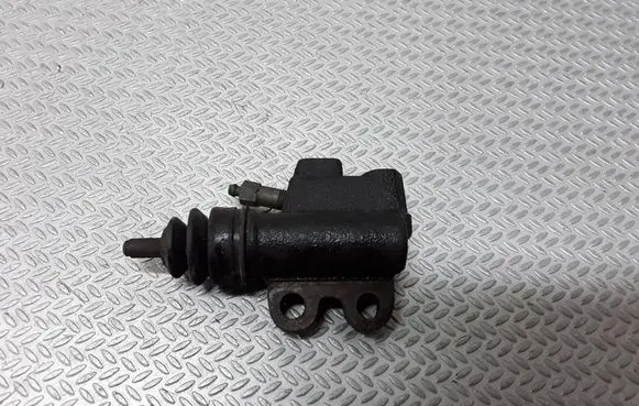 Nissan Almera N16 Clutch slave cylinder 