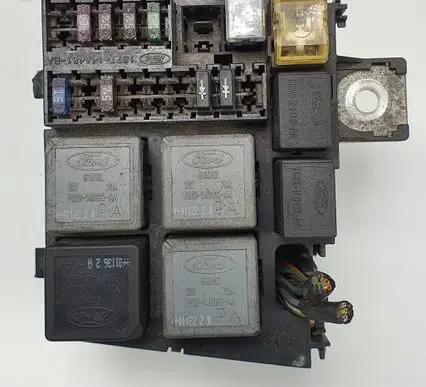 Ford Mondeo Mk III Fuse module 1S7T14A481BA