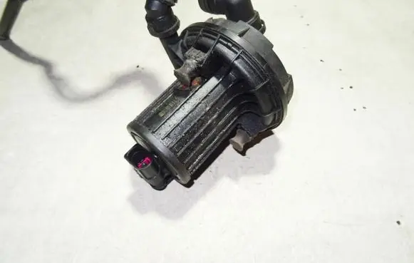 Audi A4 S4 B6 8E 8H Secondary air pump 06A959253B