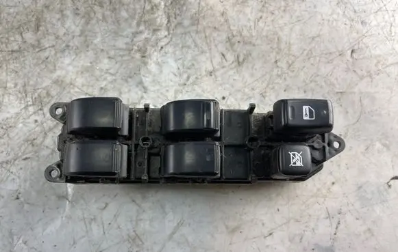 Toyota Corolla Verso E121 Electric window control switch 8404013081
