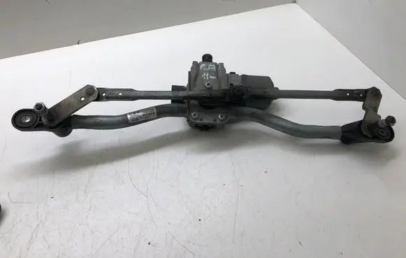 Alfa Romeo Giulietta Front wiper linkage and motor 0390243050 50509397