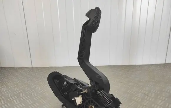 Ford Transit Clutch pedal EY167B633CA 2732019 FORDTRANSITCOURIER