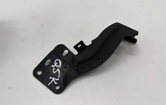 Audi Q5 SQ5 Fender mounting bracket