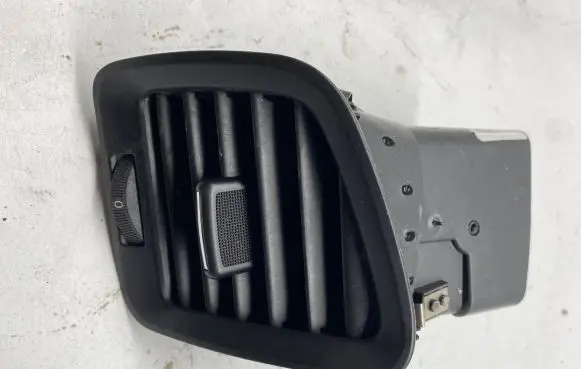 Opel Insignia A Quarter panel pressure vent 13321919