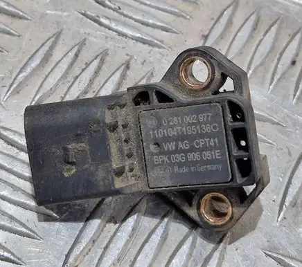 Volkswagen PASSAT B7 Air pressure sensor 0281002977 110104T195136C 03G906051E