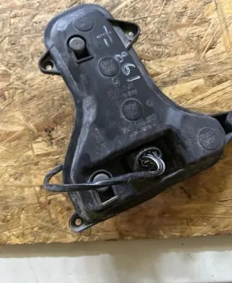 Volkswagen Touareg I Tail light bulb cover holder 7L5945257