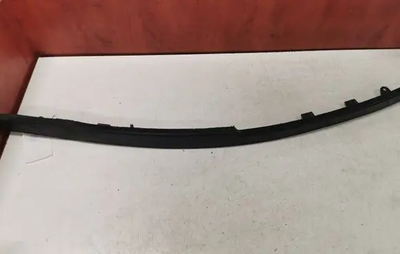 Front bumper lip