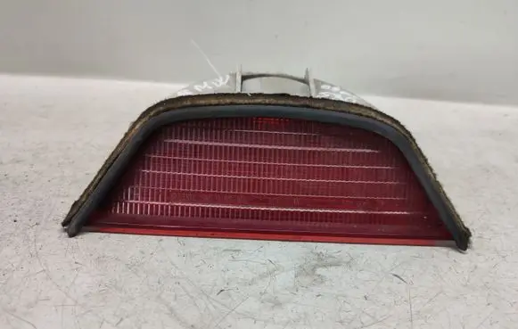 BMW 5 E39 Third/center stoplight