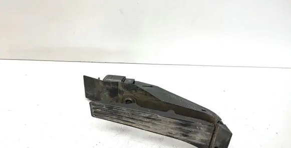 Accelerator throttle pedal