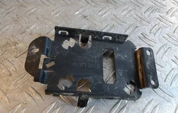 Porsche Macan (95B) Distronic sensor bracket 95B971303B