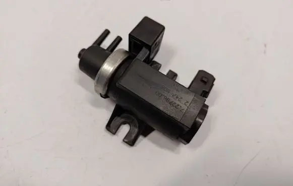 BMW 5 E60 E61 Valve vacuum 2247906 11742247906 11747796634