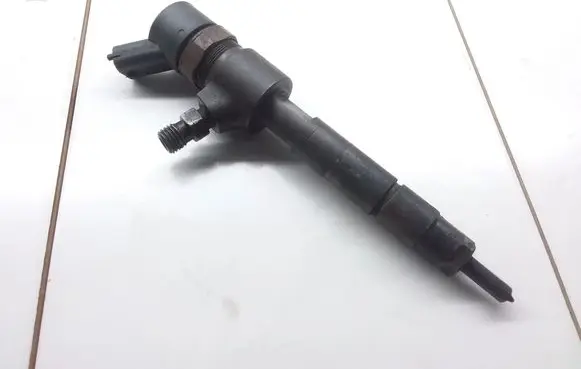 Opel Zafira B Fuel injector 0445110165