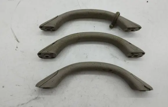 Nissan X-Trail T30 A set of handles for the ceiling 