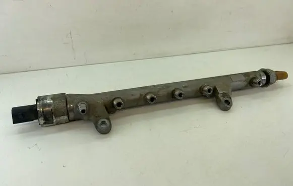 Volkswagen Golf VI Fuel main line pipe R03L125A